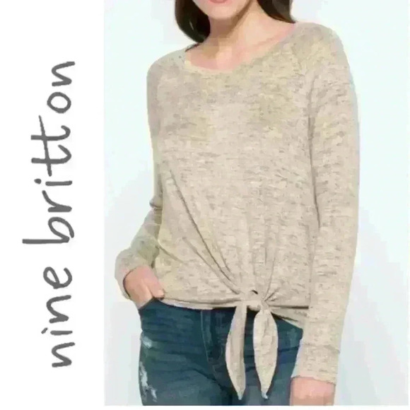 nine britton Tops - Tie front knit top size small